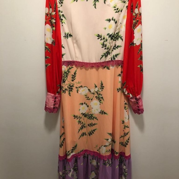 Dress - Picture 3 of 4